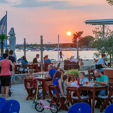 Kompleks wypoczynkowy Mobile Homes Zaton Vacanceselect Nin