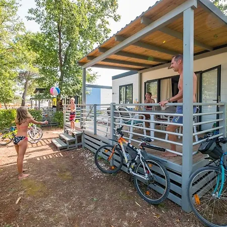 منتزه العطل Mobile Homes Zaton Vacanceselect
