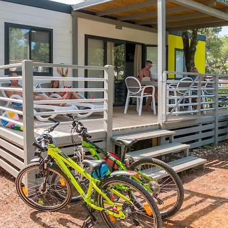 منتزه العطل Mobile Homes Zaton Vacanceselect نين