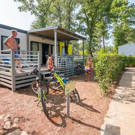 Mobile Homes Zaton Vacanceselect منتزه العطل نين